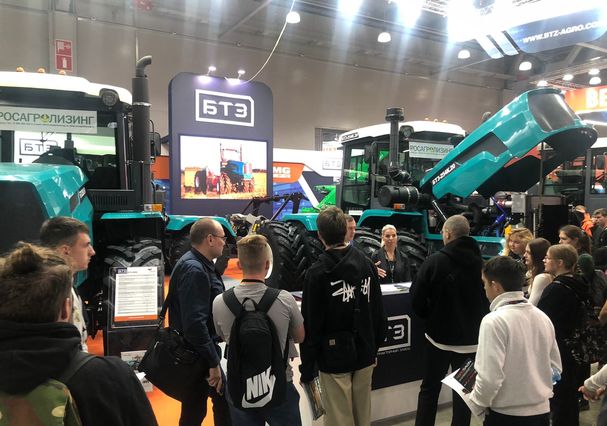 Брянский Тракторный Завод представил новый трактор на выставке «АГРОСАЛОН-2022»